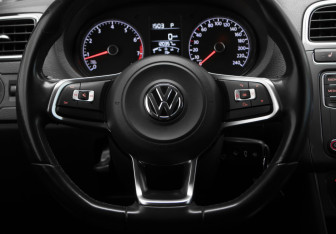 Подержанный автомобиль Volkswagen Polo Sedan 2019 года (10 фото)