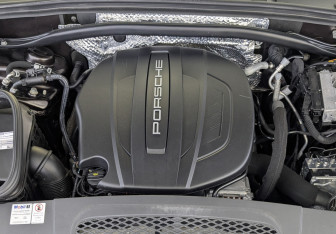Подержанный автомобиль Porsche Macan 2020 года (9 фото)