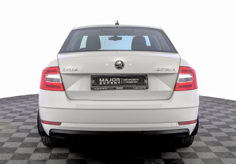 Подержанный автомобиль Skoda Octavia Liftback 2018 года (6 фото)