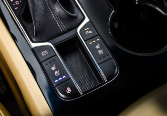 Подержанный автомобиль Kia Carnival 2018 года (19 фото)