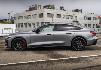 Подержанный автомобиль Audi A5 Liftback 2025 года (9 фото)