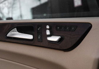 Подержанный автомобиль Mercedes-Benz GLE 2017 года (21 фото)