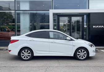 Подержанный автомобиль Hyundai Solaris Sedan 2015 года (4 фото)