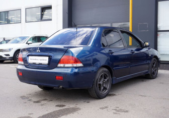 Подержанный автомобиль Mitsubishi Lancer Sedan 2007 года (5 фото)