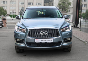 Подержанный автомобиль Infiniti QX60 2017 года (2 фото)