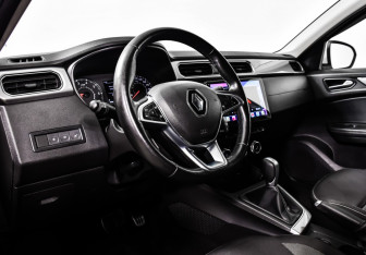 Подержанный автомобиль Renault Arkana 2021 года (12 фото)