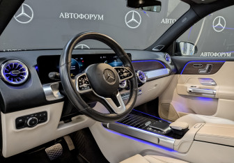 Подержанный автомобиль Mercedes-Benz GLB 2021 года (15 фото)