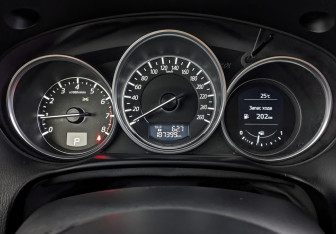 Подержанный автомобиль Mazda CX-5 2015 года (16 фото)