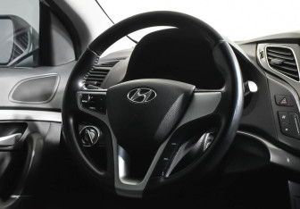 Подержанный автомобиль Hyundai i40 Sedan 2015 года (12 фото)