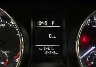 Подержанный автомобиль Skoda Yeti 2014 года (15 фото)