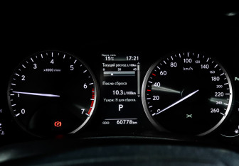 Подержанный автомобиль Lexus NX 2019 года (11 фото)