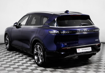 Подержанный автомобиль Voyah Free 2023 года (7 фото)