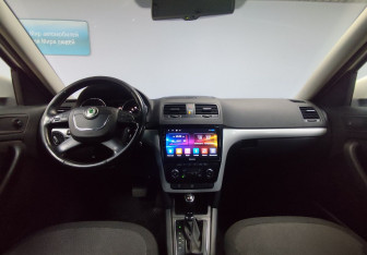 Подержанный автомобиль Skoda Yeti 2013 года (10 фото)