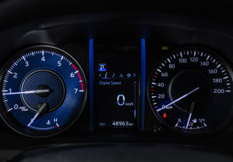 Подержанный автомобиль Toyota Fortuner 2021 года (11 фото)