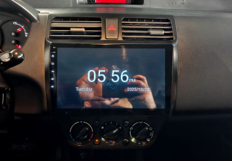 Подержанный автомобиль Suzuki Swift Hatchback 2007 года (13 фото)