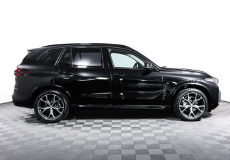 Подержанный автомобиль BMW X5 2024 года (4 фото)