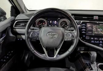 Подержанный автомобиль Toyota Camry Sedan 2020 года (22 фото)