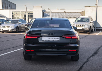 Подержанный автомобиль Audi A6 Sedan 2021 года (6 фото)