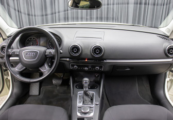 Подержанный автомобиль Audi A3 Sedan 2013 года (14 фото)
