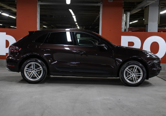 Подержанный автомобиль Porsche Macan 2018 года (4 фото)