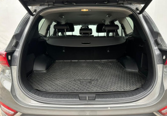 Подержанный автомобиль Hyundai Santa Fe 2019 года (15 фото)