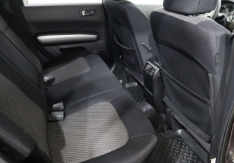 Подержанный автомобиль Nissan X-Trail 2008 года (22 фото)