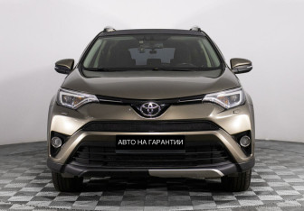 Подержанный автомобиль Toyota RAV4 2015 года (2 фото)