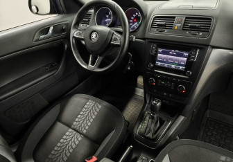 Подержанный автомобиль Skoda Yeti 2015 года (10 фото)