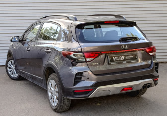 Подержанный автомобиль Kia Rio Hatchback 2021 года (7 фото)