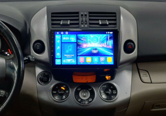 Подержанный автомобиль Toyota RAV4 2007 года (14 фото)