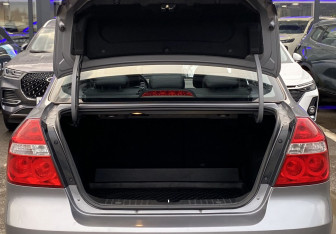 Подержанный автомобиль Chevrolet Aveo Sedan 2007 года (10 фото)