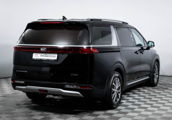Подержанный автомобиль Kia Carnival 2021 года (5 фото)