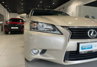 Подержанный автомобиль Lexus GS 2012 года (9 фото)
