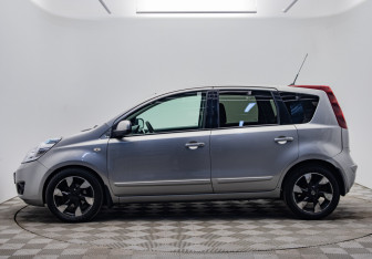 Подержанный автомобиль Nissan Note 2013 года (2 фото)