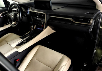 Подержанный автомобиль Lexus RX 2022 года (10 фото)