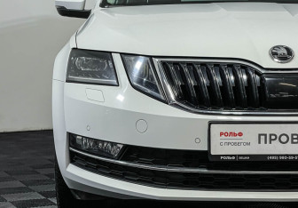 Подержанный автомобиль Skoda Octavia Wagon 2018 года (14 фото)