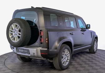 Подержанный автомобиль Land Rover Defender Suv 2021 года (5 фото)
