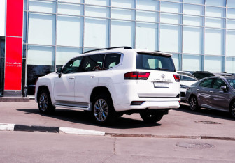 Новый Toyota Land Cruiser Suv 2025 (7 фото)
