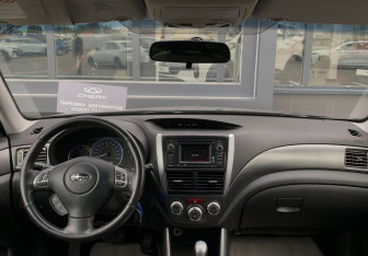 Подержанный автомобиль Subaru Forester Suv 2011 года (13 фото)