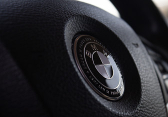 Подержанный автомобиль BMW X5 2015 года (17 фото)