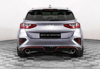 Подержанный автомобиль Kia Ceed Hatchback 2022 года (4 фото)