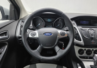 Подержанный автомобиль Ford Focus Hatchback 2012 года (12 фото)