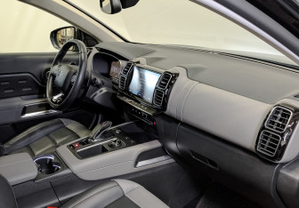 Подержанный автомобиль Citroen C5 Aircross 2021 года (10 фото)