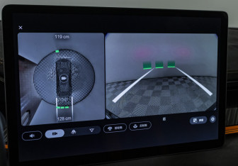 Подержанный автомобиль Zeekr 001 2023 года (19 фото)