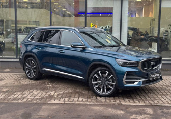 Подержанный автомобиль Geely Monjaro 2024 года (3 фото)