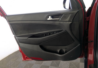 Подержанный автомобиль Hyundai Tucson 2019 года (19 фото)