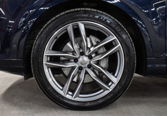 Подержанный автомобиль Audi Q7 2017 года (27 фото)