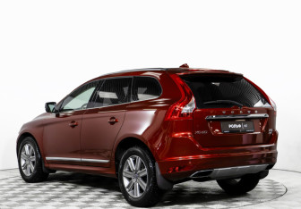 Подержанный автомобиль Volvo XC60 2017 года (5 фото)