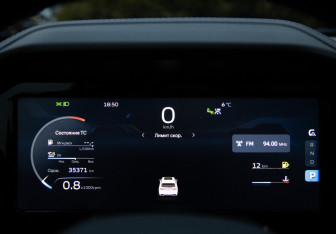 Подержанный автомобиль Geely Monjaro 2023 года (9 фото)