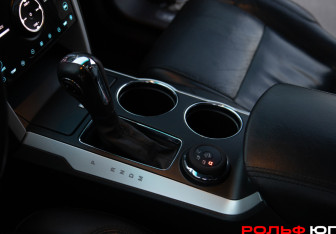 Подержанный автомобиль Ford Explorer 2013 года (17 фото)